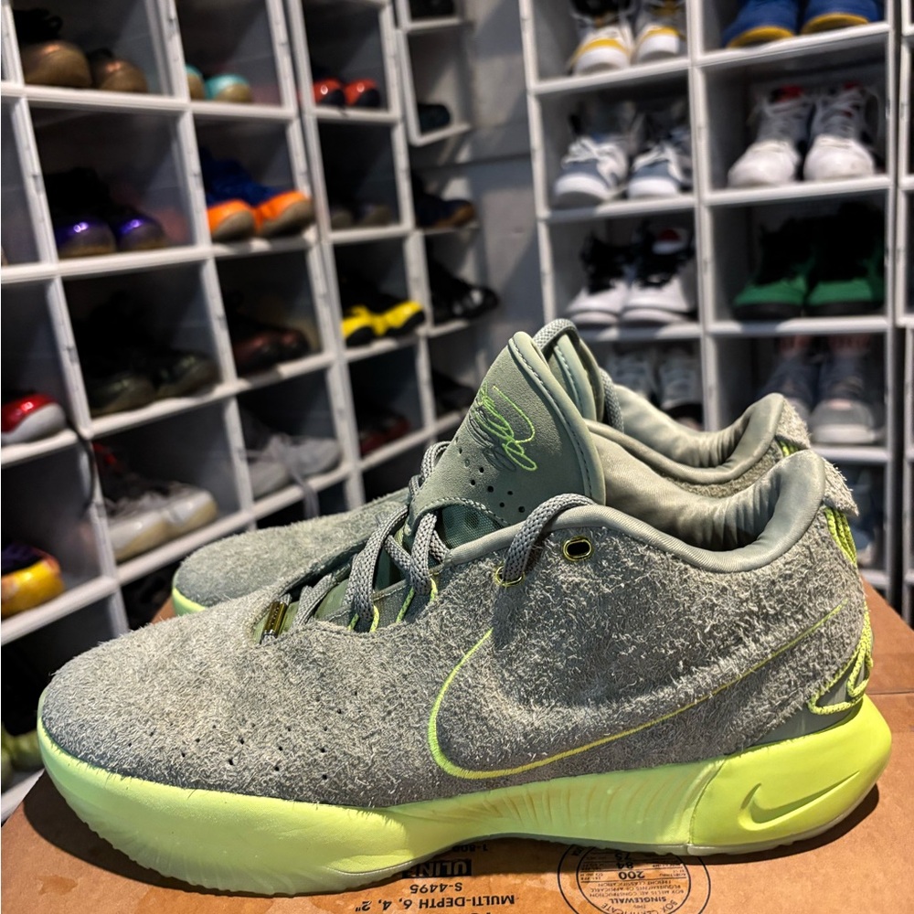 NIKE LEBRON XXI 21 Algae OIL GREEN VOLT size 12.5